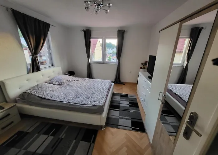 Deluxe Katana Dream House Old Town, With Parking Garage